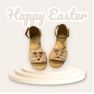 Old navy toddler girls size 9 tan bunny sandal with Velcro strap